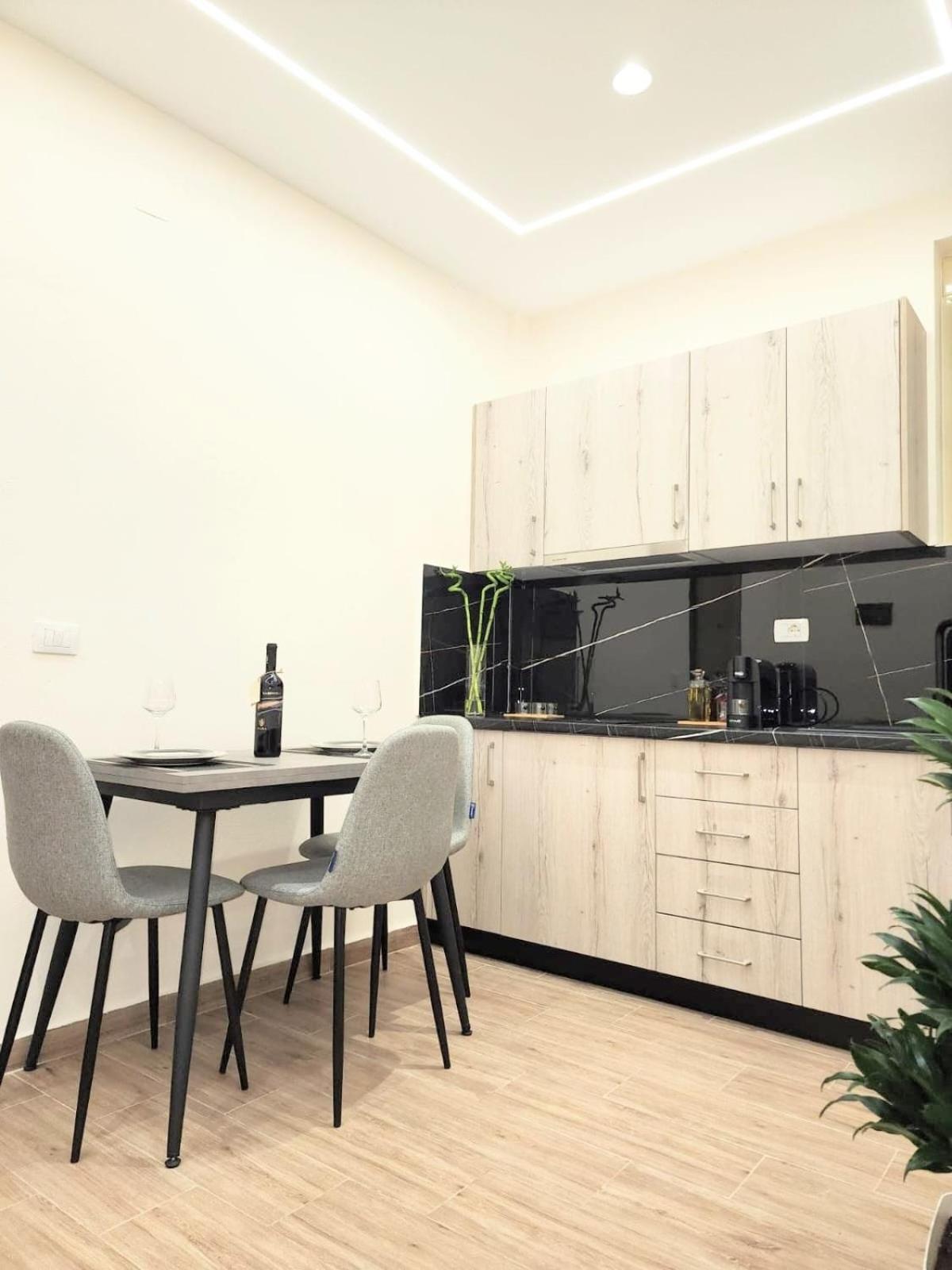 New Apartment Close To Sea And Downtown Vlorë Exteriör bild