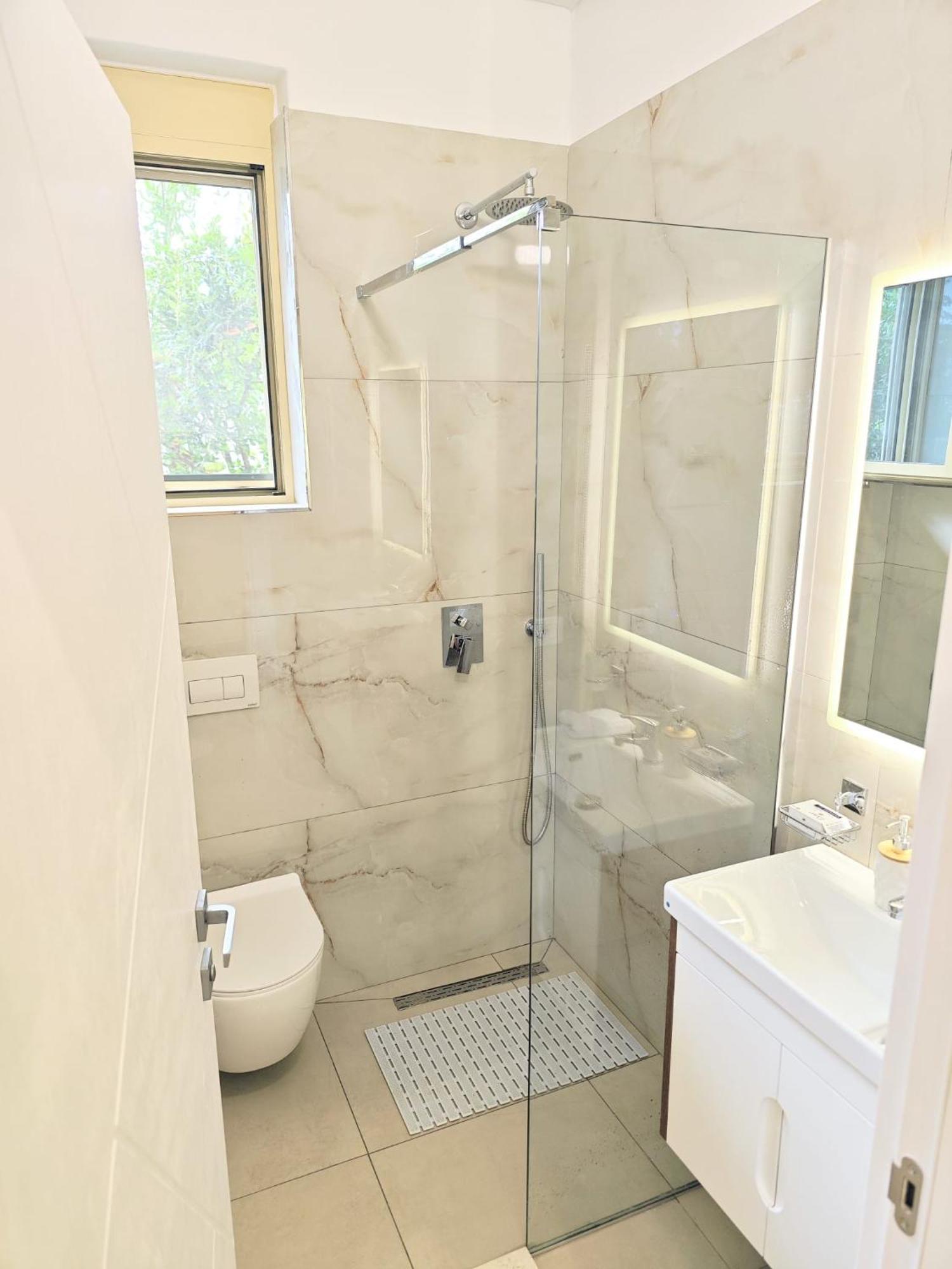 New Apartment Close To Sea And Downtown Vlorë Exteriör bild